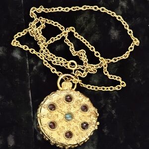 Vntg CIRCO Gold Tone Brass Locket Neclace 27"L